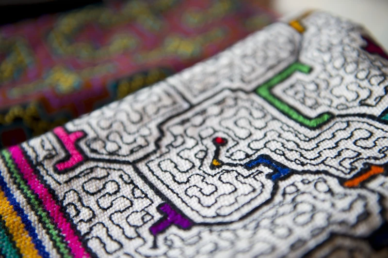 peruvian textiles